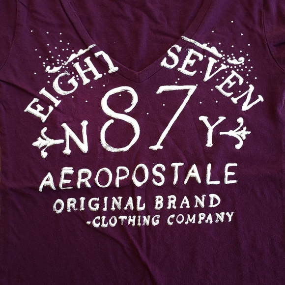 Aeropostale 87 NY Plum Purple V-neck T-shirt - Picture 2 of 4